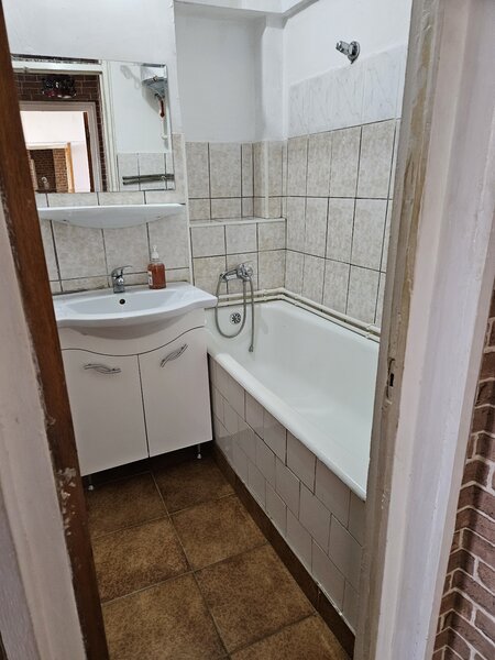 Drumul Taberei, Auchan, 10/10, 66m, 2 bai, bl.1981, 5 min metrou,1 min parc