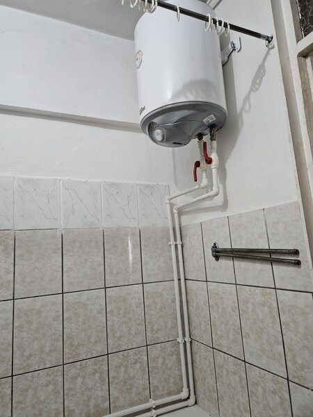 Drumul Taberei, Auchan, 10/10, 66m, 2 bai, bl.1981, 5 min metrou,1 min parc