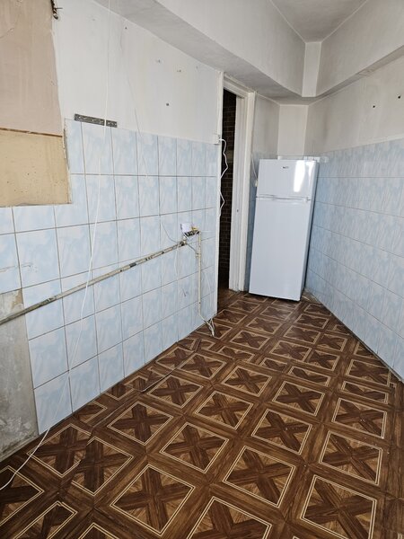 Drumul Taberei, Auchan, 10/10, 66m, 2 bai, bl.1981, 5 min metrou,1 min parc